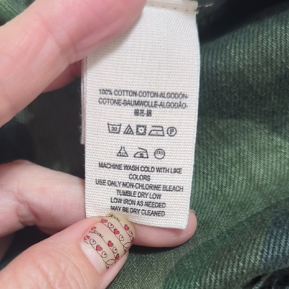 We The Free Button Fly Cutoff Shorts, Color Camouflage Size 8 - Picture 15 of 15